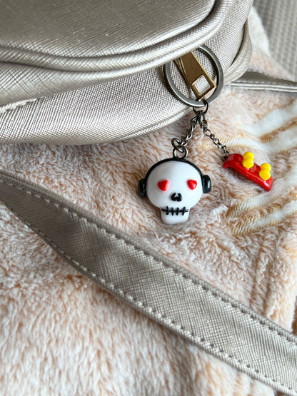 Heart-eyed Skull keychain